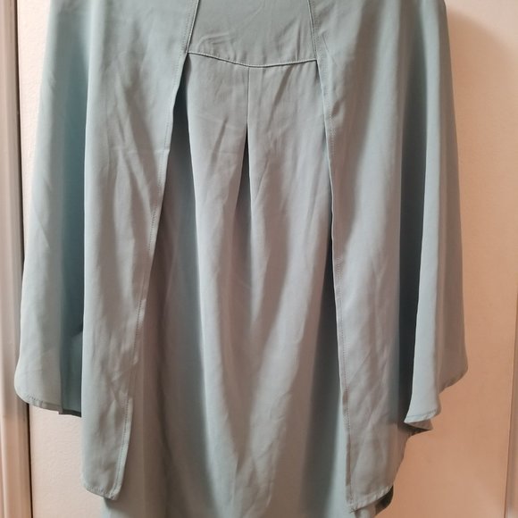 caped button front collar blouse - Picture 5 of 8